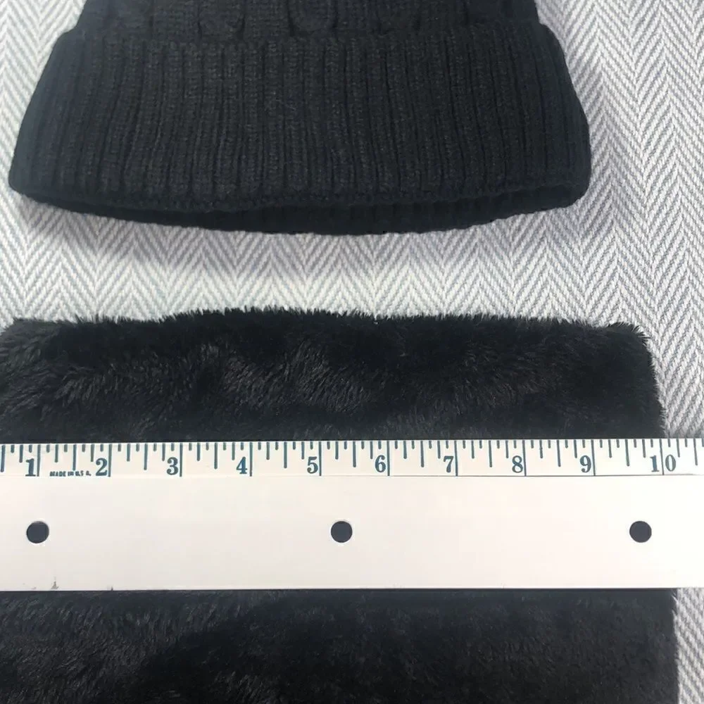 BLACK WINTER faux fur lined winter hat and gaiter Excellent Used Condition